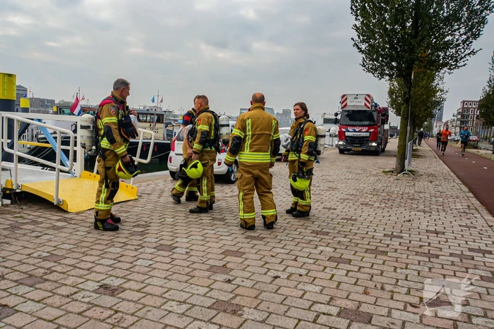 Brandende houtkachel zorgt voor melding scheepsbrand