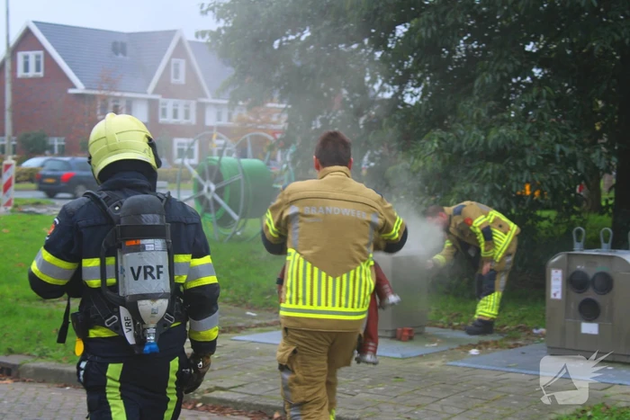 Veel rookontwikkeling bij brand in ondergrondse container