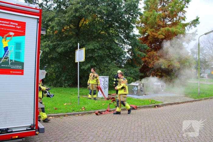 Veel rookontwikkeling bij brand in ondergrondse container