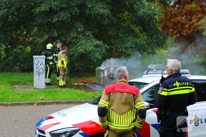 Veel rookontwikkeling bij brand in ondergrondse container