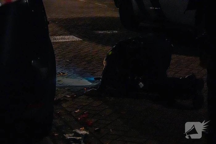 Veel schade aan voordeur door explosie