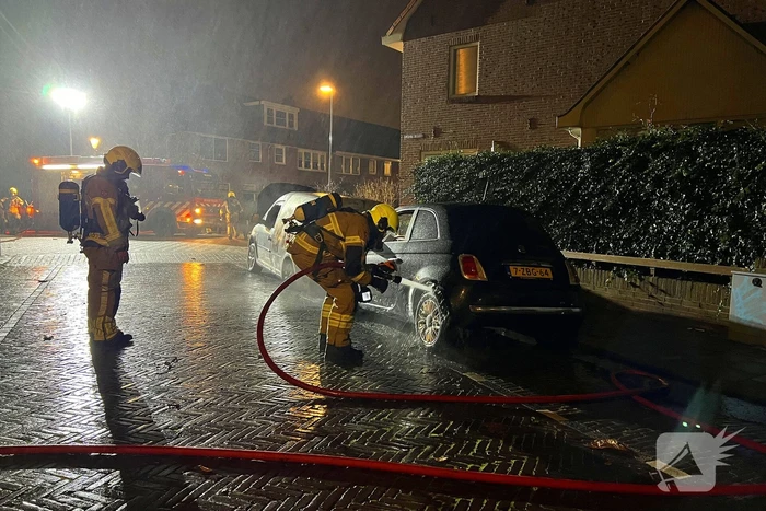 Twee voertuigen total-loss door brand