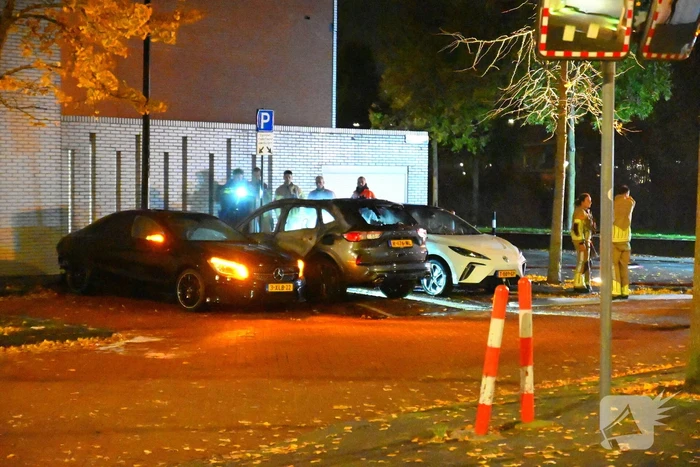 Autobrand na explosie bij elektrische auto