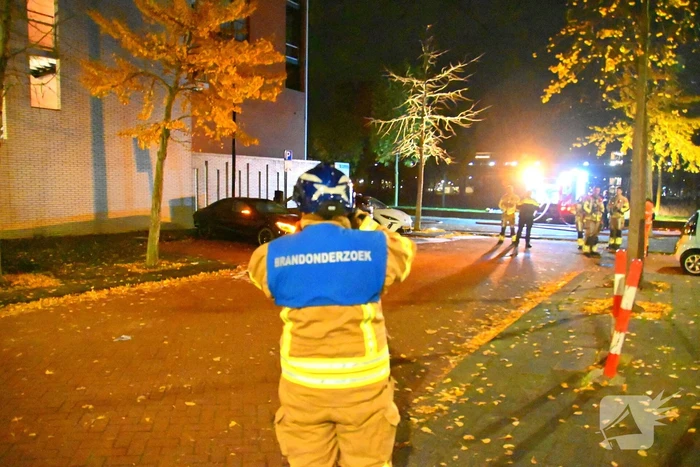 Autobrand na explosie bij elektrische auto