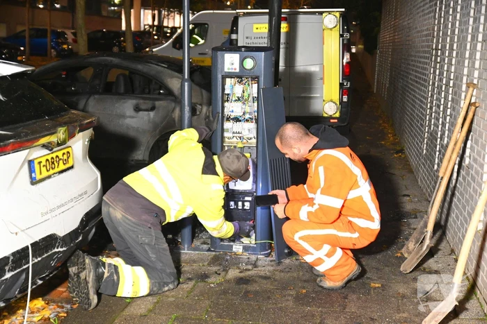 Autobrand na explosie bij elektrische auto