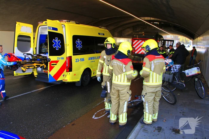 Fietser aangereden door veegwagen