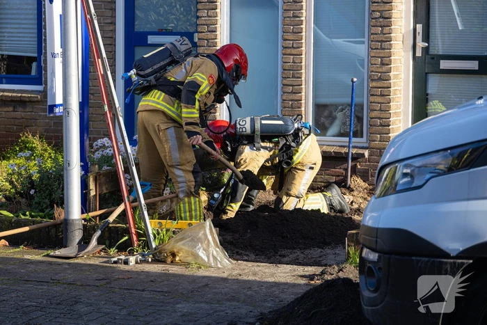 Gasleiding geraakt tijdens werkzaamheden in tuin