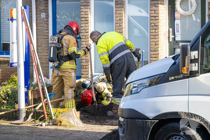 Gasleiding geraakt tijdens werkzaamheden in tuin