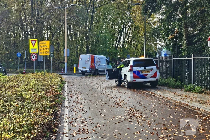 Weer gaat het mis op beruchte rotonde