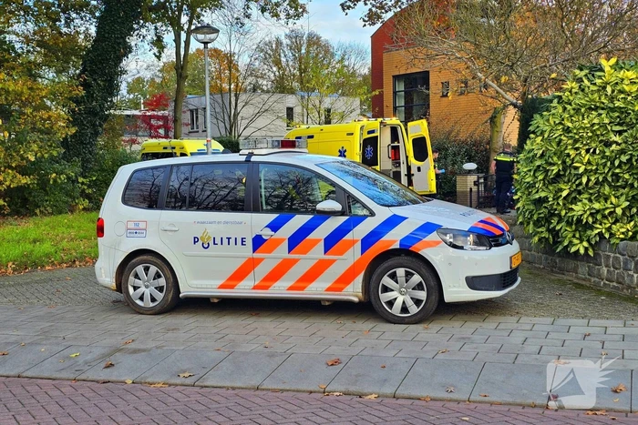 Brandweer assisteert bij medisch incident op straat