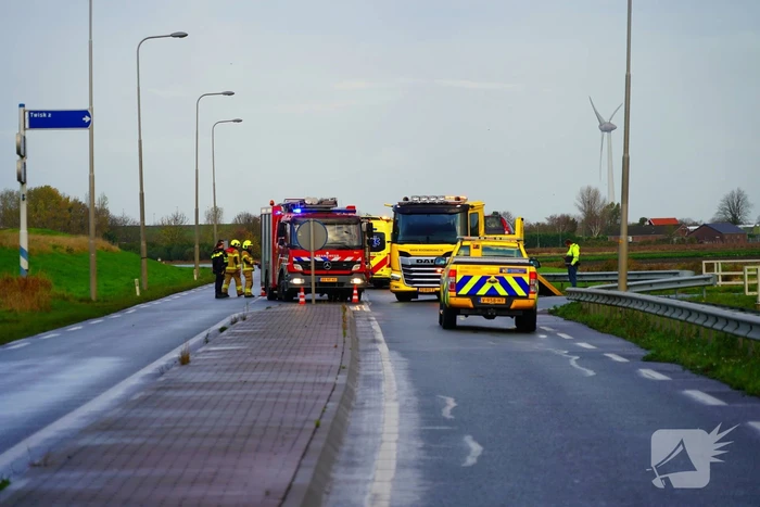 Schade na botsing tussen twee voertuigen