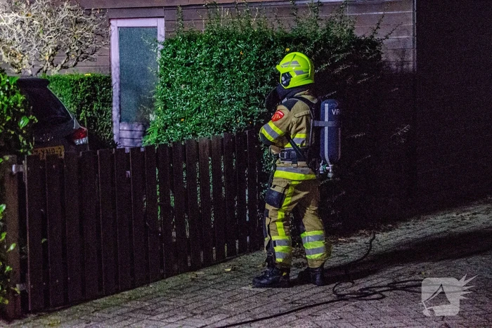 Bewoner blust vlam in de pan