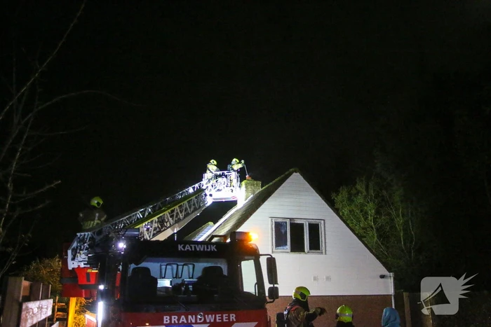 Brand in schoorsteen van woning op bungalowpark