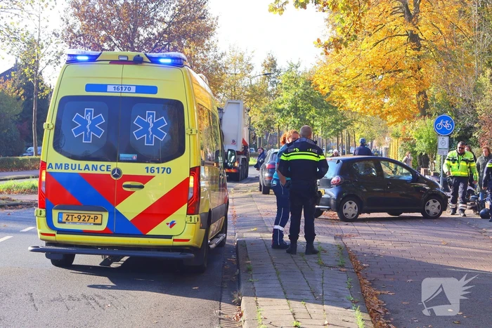 Scooterrijder door automobilist geschept