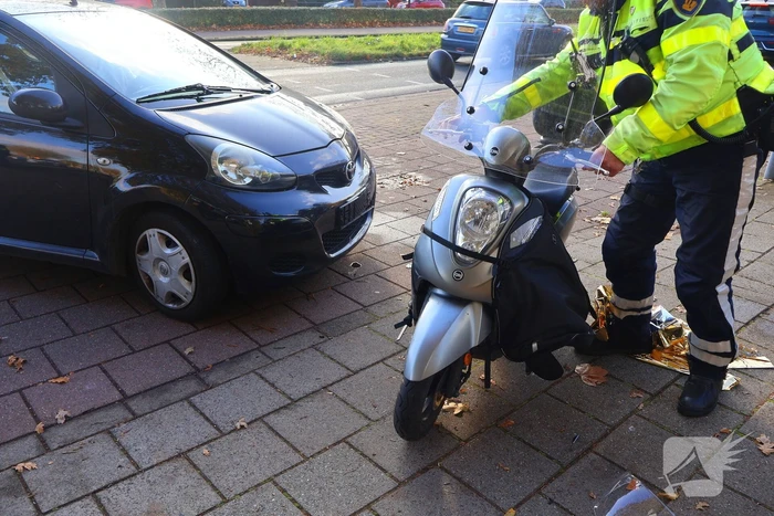 Scooterrijder door automobilist geschept