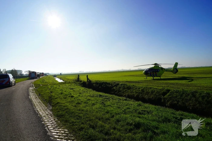 Persoon zwaargewond na brand in personenauto
