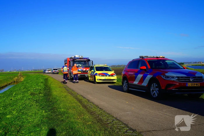 Persoon zwaargewond na brand in personenauto