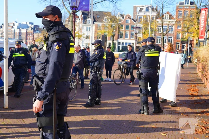 Tien activisten aangehouden bij protest