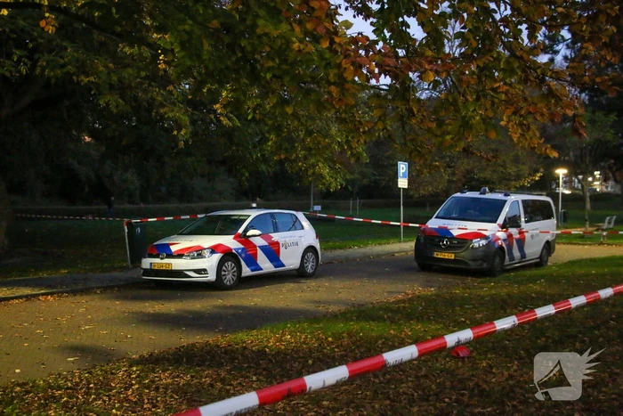 Bloedsporen in park aangetroffen, politie doet onderzoek
