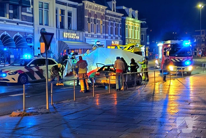 Zwaargewonde na aanrijding met personenauto