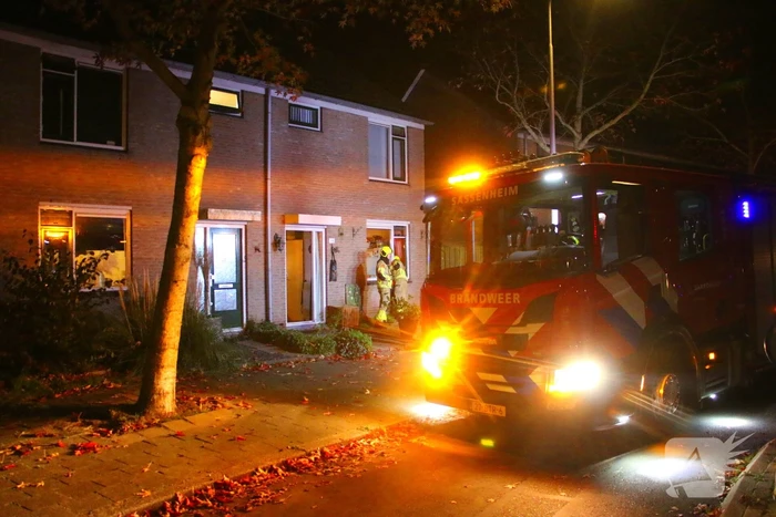 Brandweer controleert woning na mogelijke brand