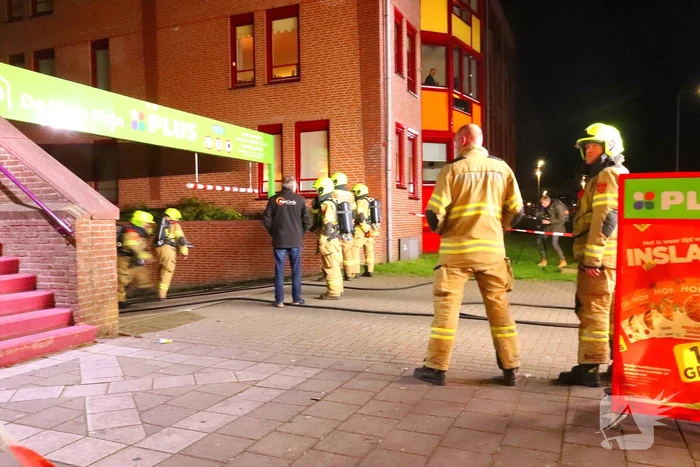 Brandweer groots ingezet voor brand in parkeergarage