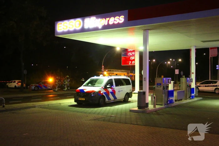 Onderzoek naar brandbare stof bij geparkeerde auto