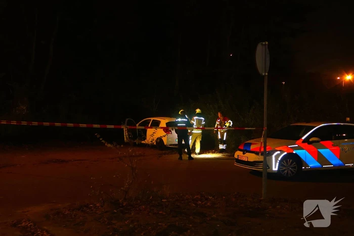 Onderzoek naar brandbare stof bij geparkeerde auto