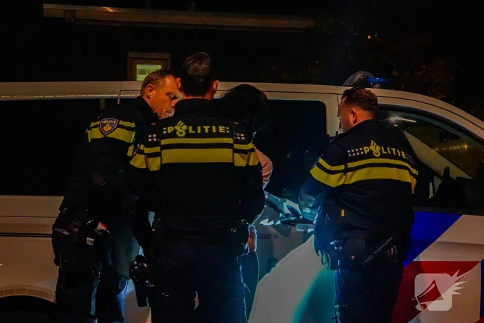 Man gewond bij steekincident, politie houdt twee verdachten aan