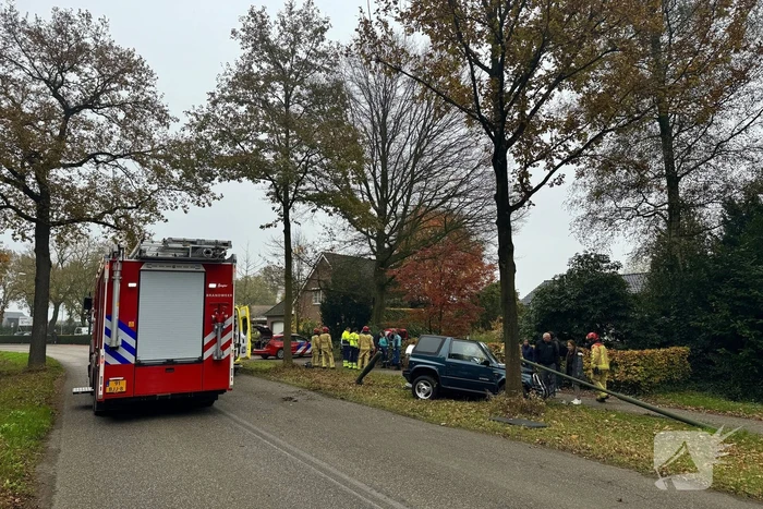 Ongeval met twee voertuigen eindigt in bosschages