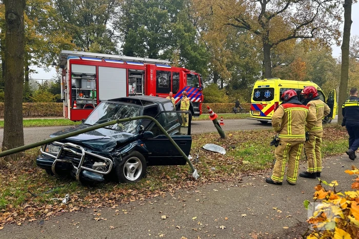 Ongeval met twee voertuigen eindigt in bosschages