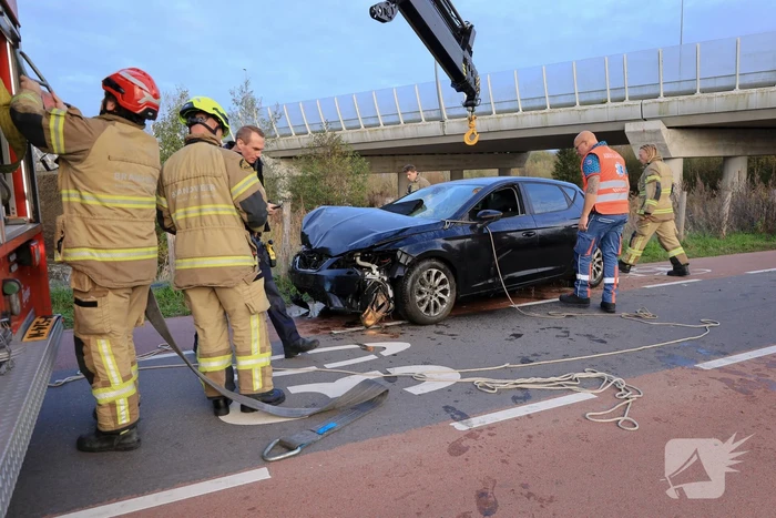 Automobilist verliest macht over stuur en belandt in sloot