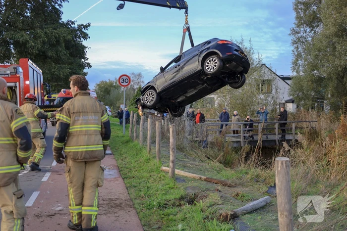 Automobilist verliest macht over stuur en belandt in sloot