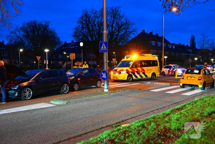 Drie voertuigen betrokken bij botsing