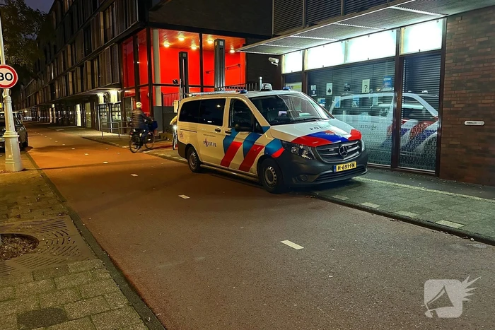 Politie schiet vrouw in been na overlastmelding in wooncomplex