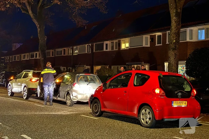 Kop-staart botsing met drie voertuigen zorgt voor verkeershinder