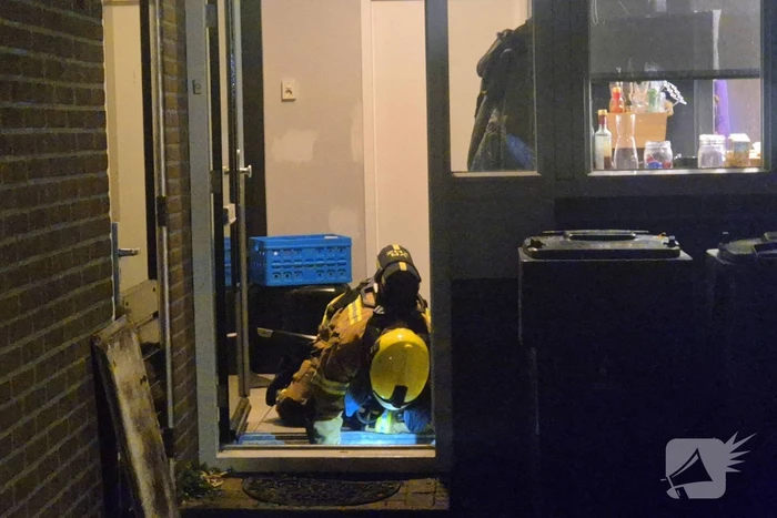 Brandweer verricht metingen bij gaslekkage