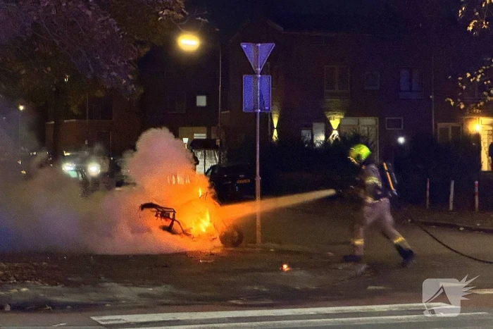 Scooter gaat in vlammen op