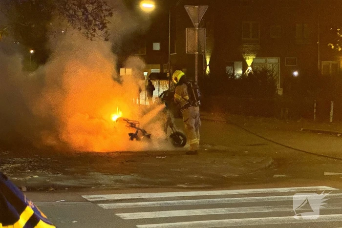 Scooter gaat in vlammen op