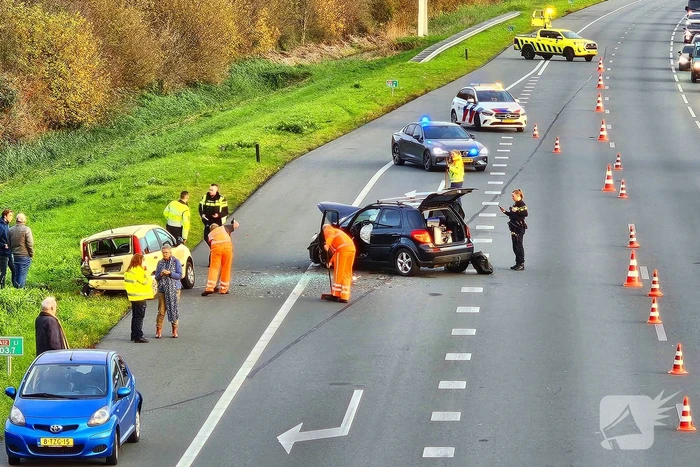 Flinke schade bij aanrijding op snelweg