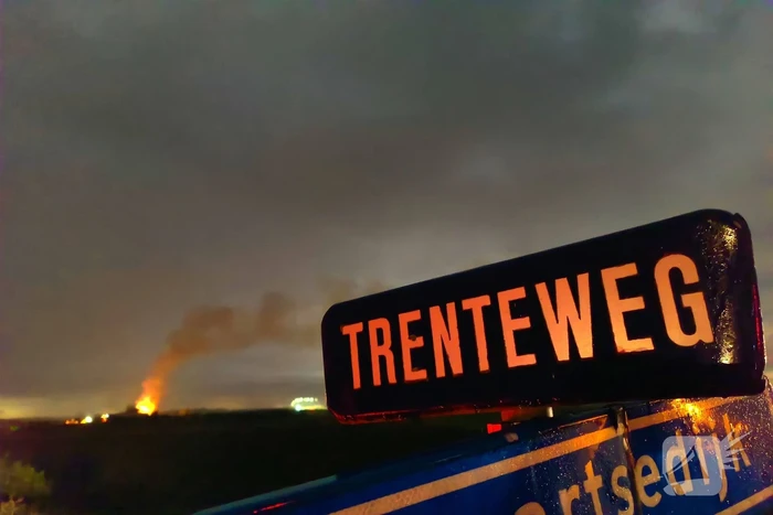 Grote uitslaande brand bij agrarische schuur