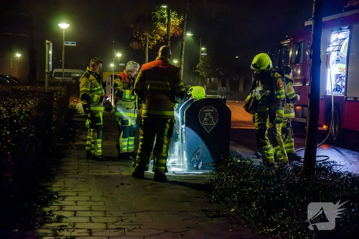 Brand in ondergrondse afvalcontainer