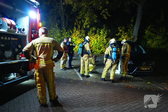 Getuigen en politie voorkomen grote schade bij voertuigbrand
