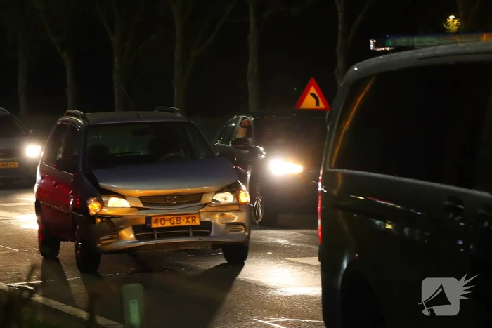 Kop-staartbotsing tussen twee voertuigen