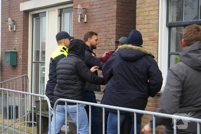 Kick Out Zwarte Piet protesteert bij sinterklaas intocht