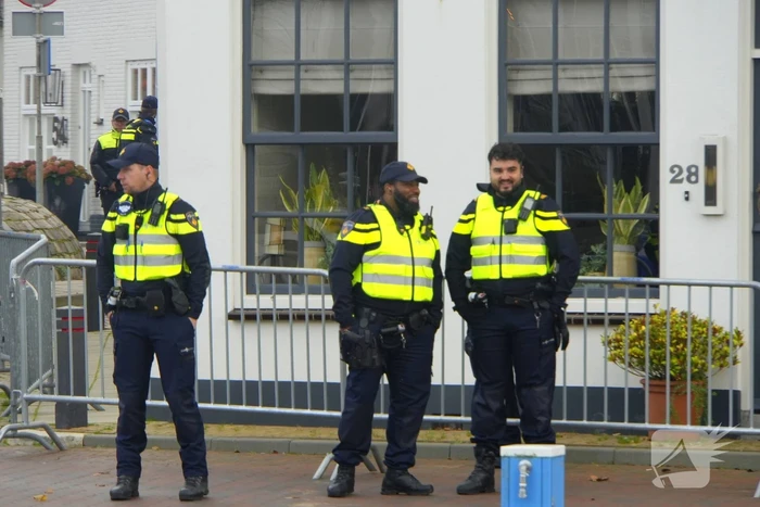 Kick Out Zwarte Piet protesteert bij sinterklaas intocht