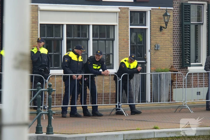 Kick Out Zwarte Piet protesteert bij sinterklaas intocht
