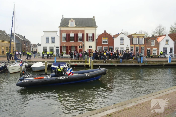 Kick Out Zwarte Piet protesteert bij sinterklaas intocht