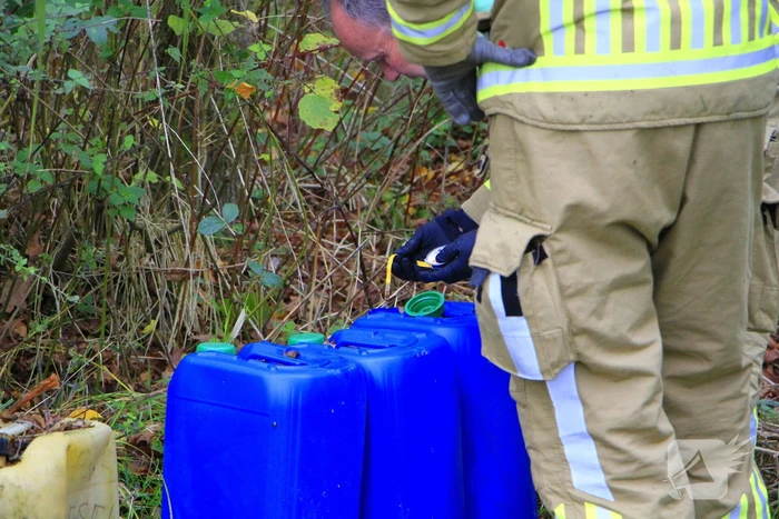 Vier vaten met chemisch afval aangetroffen