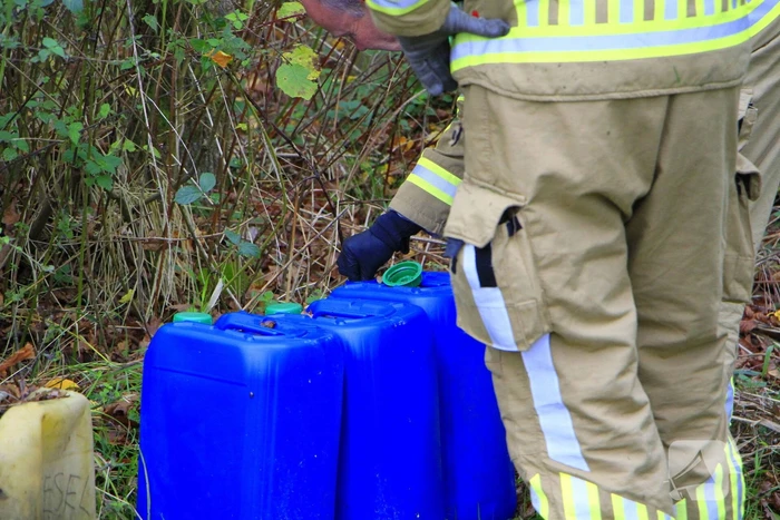 Vier vaten met chemisch afval aangetroffen